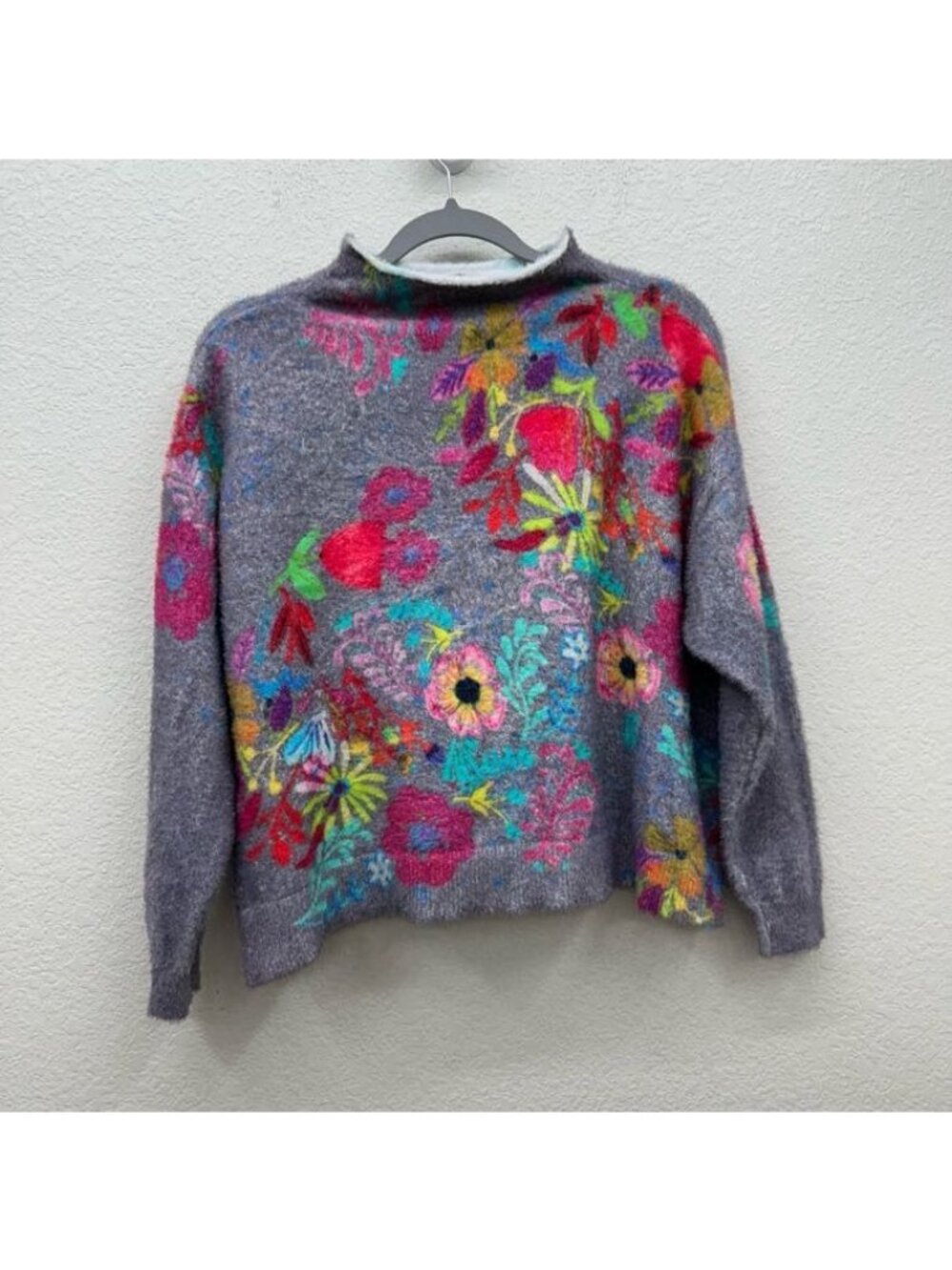 Natural Life Cashmere Like Fuzzy Mock Neck Floral Pull Over Sweater Women Medium - Picture 5 of 7